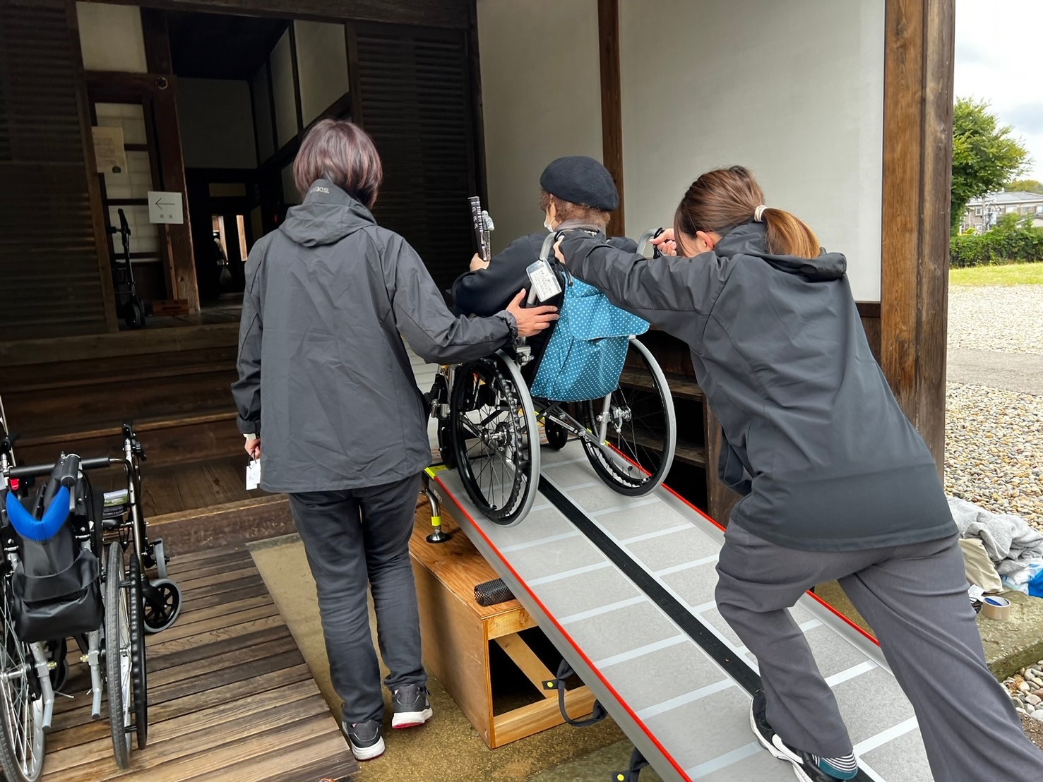 LINE_ALBUM_勝興寺バリアフリー拝観_241127_14